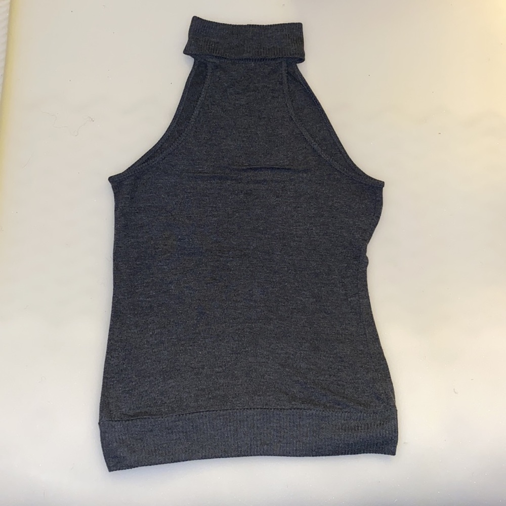 Grey top - Picture 3 of 6